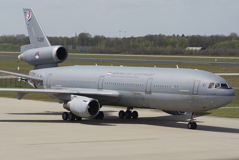 KDC-10 met pech aan de grond in VS