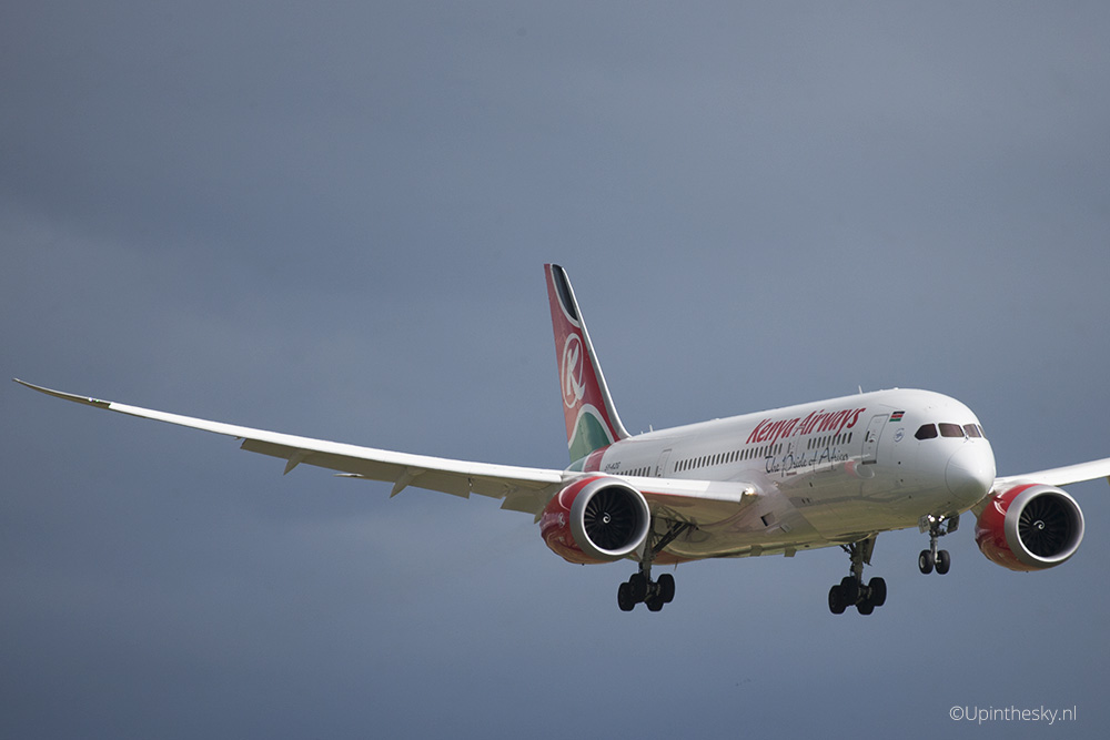 Kenya_Airways_B787-8_1
