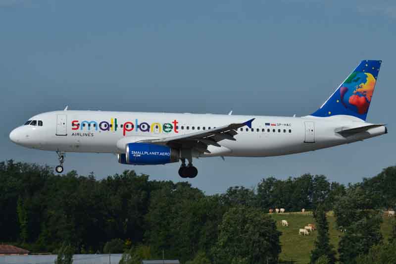 Litouws toestel maakt voorzorgslanding na bommelding