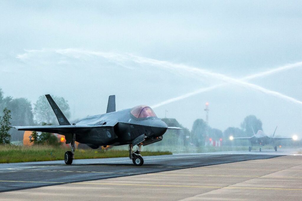 F-35 en F-16 maken evenveel herrie