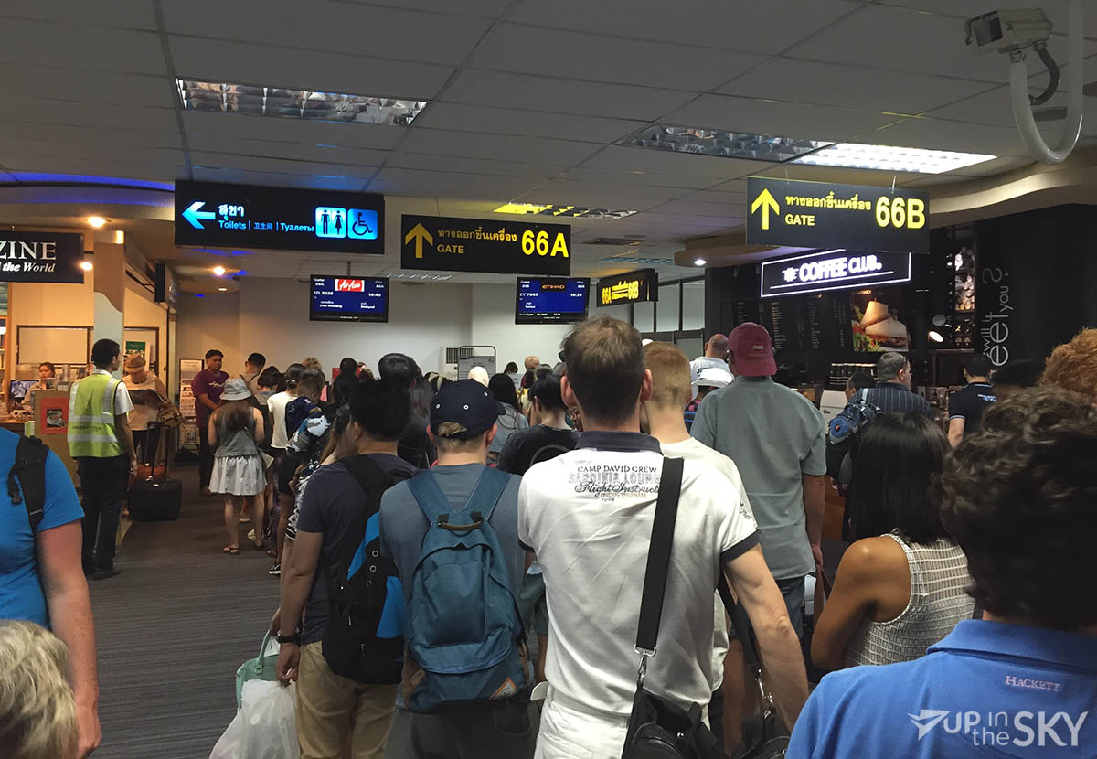 Phuket_Airport_security_rij_controle