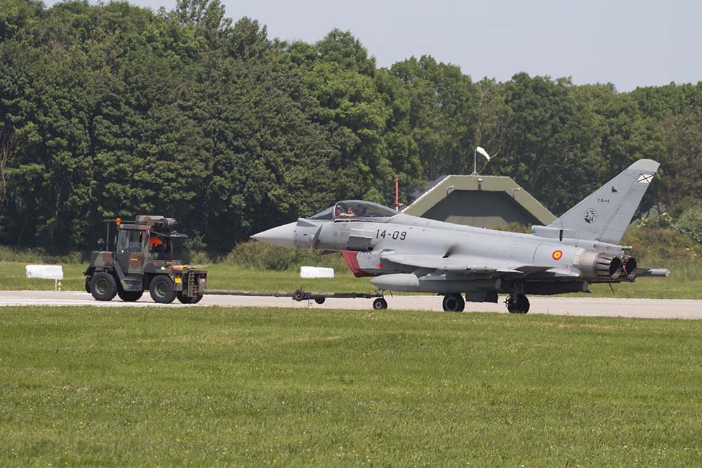 Een Spaanse Typhoon (c) Remco de Wit