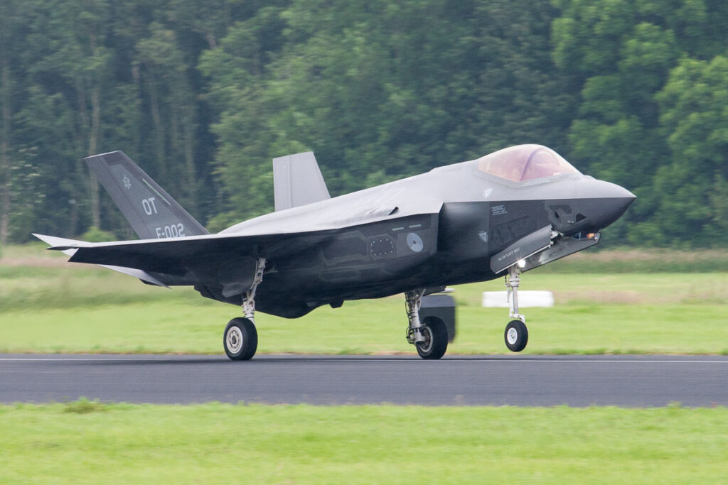 Zes F-35’s overgekomen voor Brits vliegshowdebuut – Video