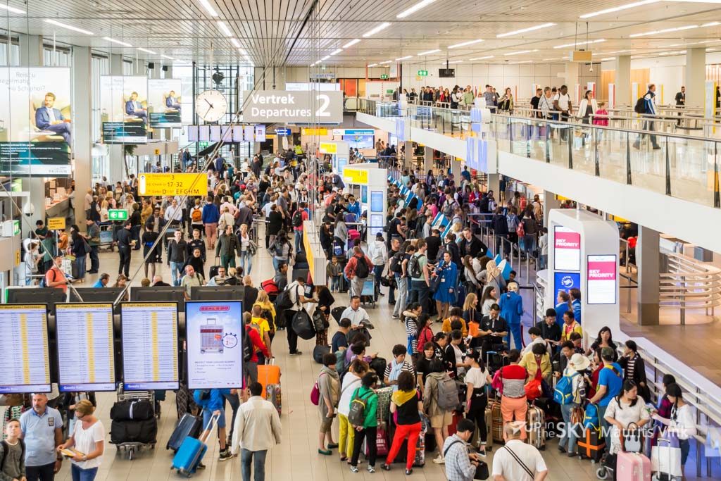 Schiphol wint voor 27ste keer Business Traveller Award Drukte op Schiphol