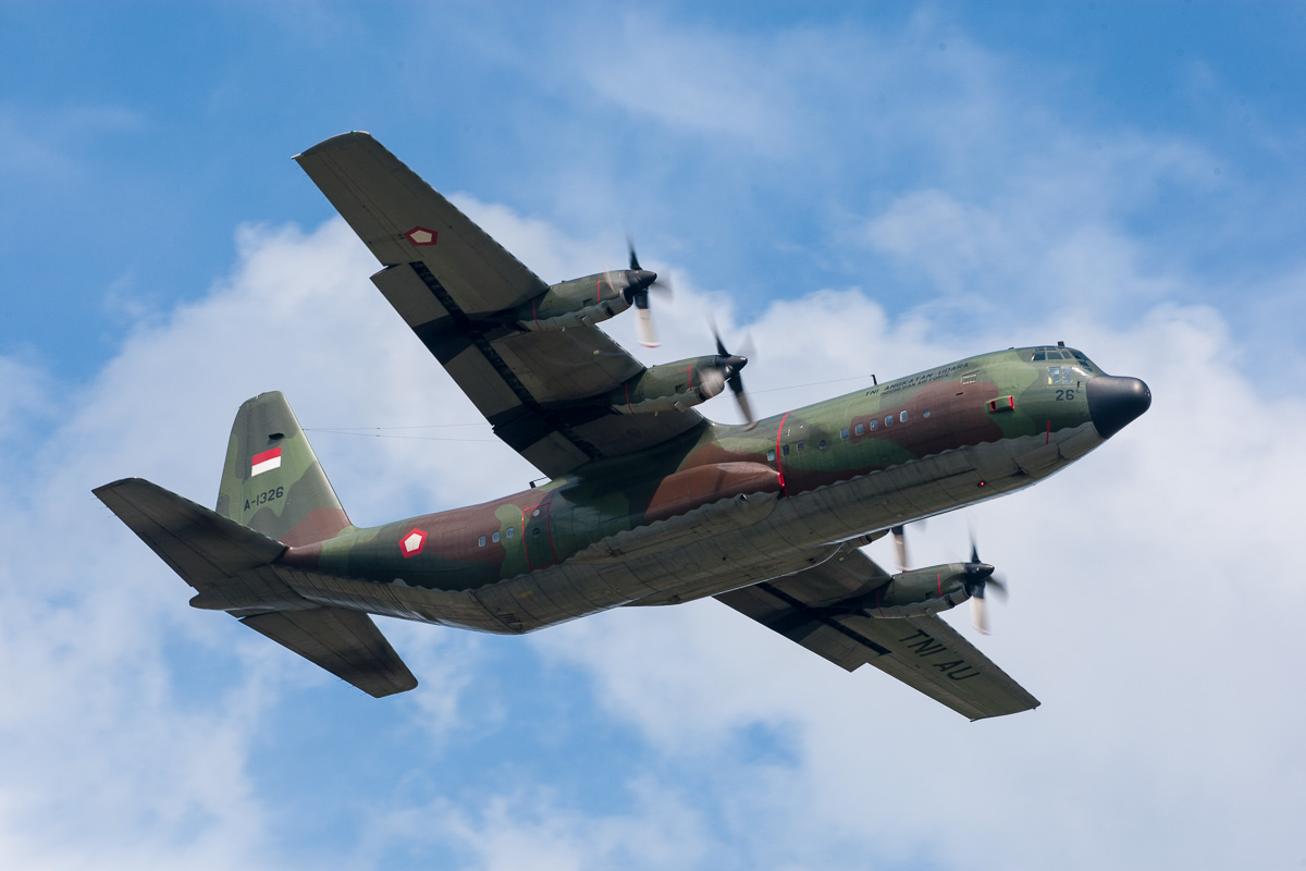 L-100 Hercules van de Indonesische luchtmacht © Leonard van den Broek