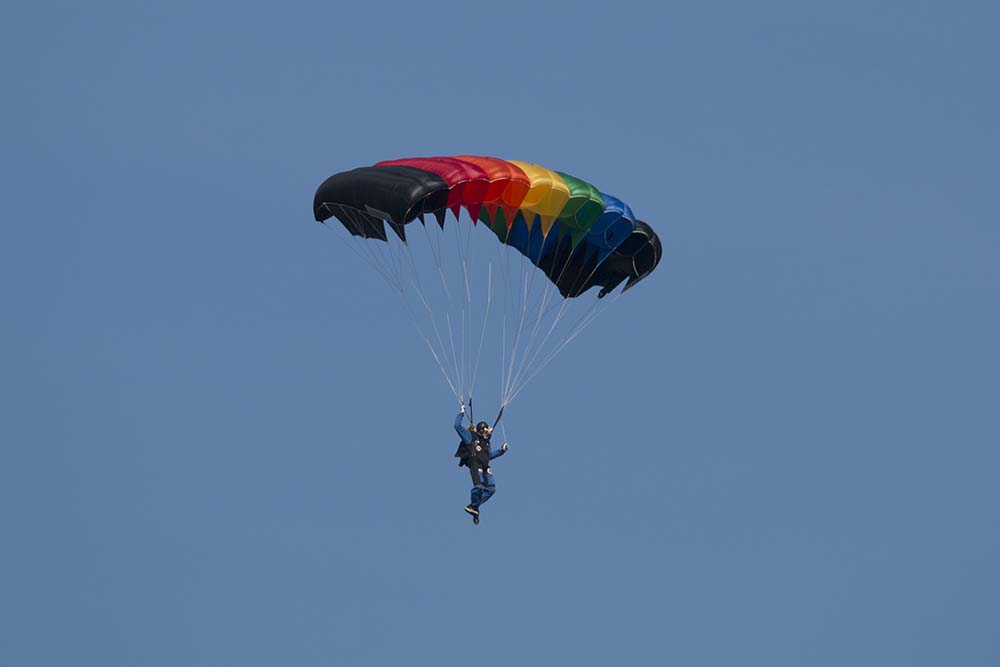 Apeldoorn wil para’s Teuge behouden