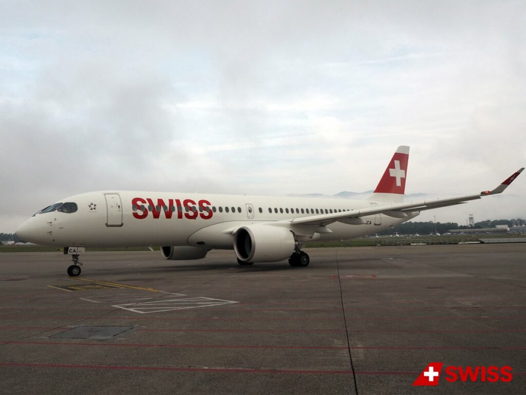SWISS geeft eerste CS300 een bijzonder jasje