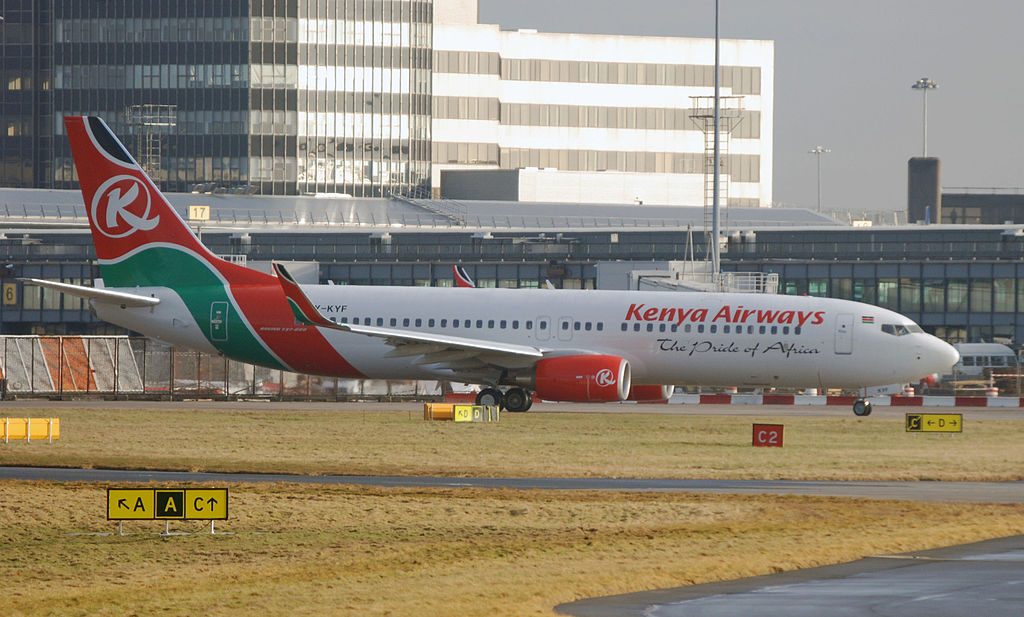Kenya B737 zwaar beschadigd na aanrijding – foto’s