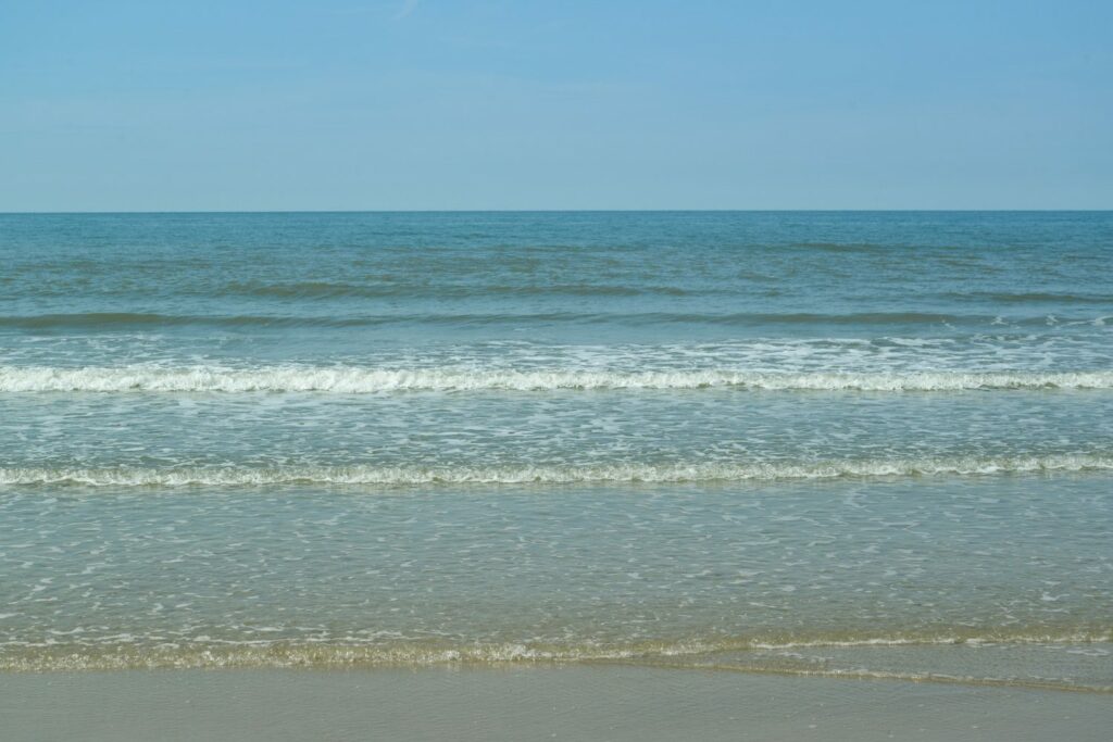 Minister onderzoekt opnieuw Noordzee-optie Schiphol