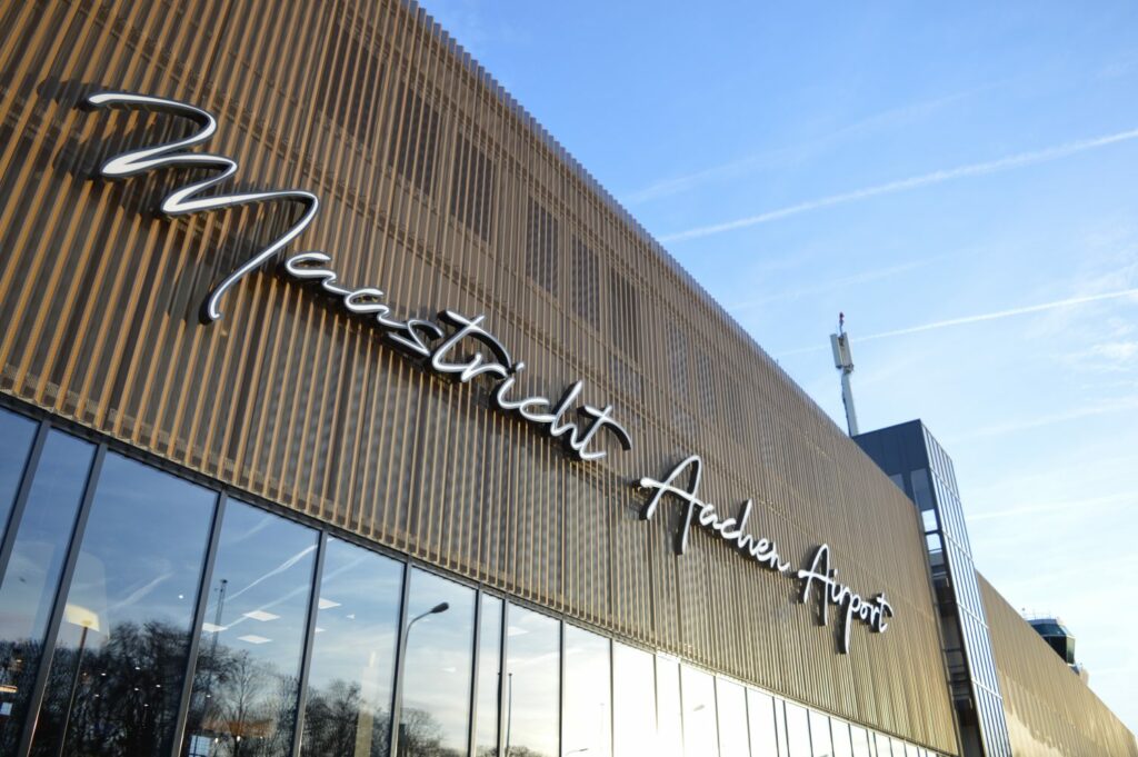 Koper gezocht voor Russische Airbussen op Maastricht Airport