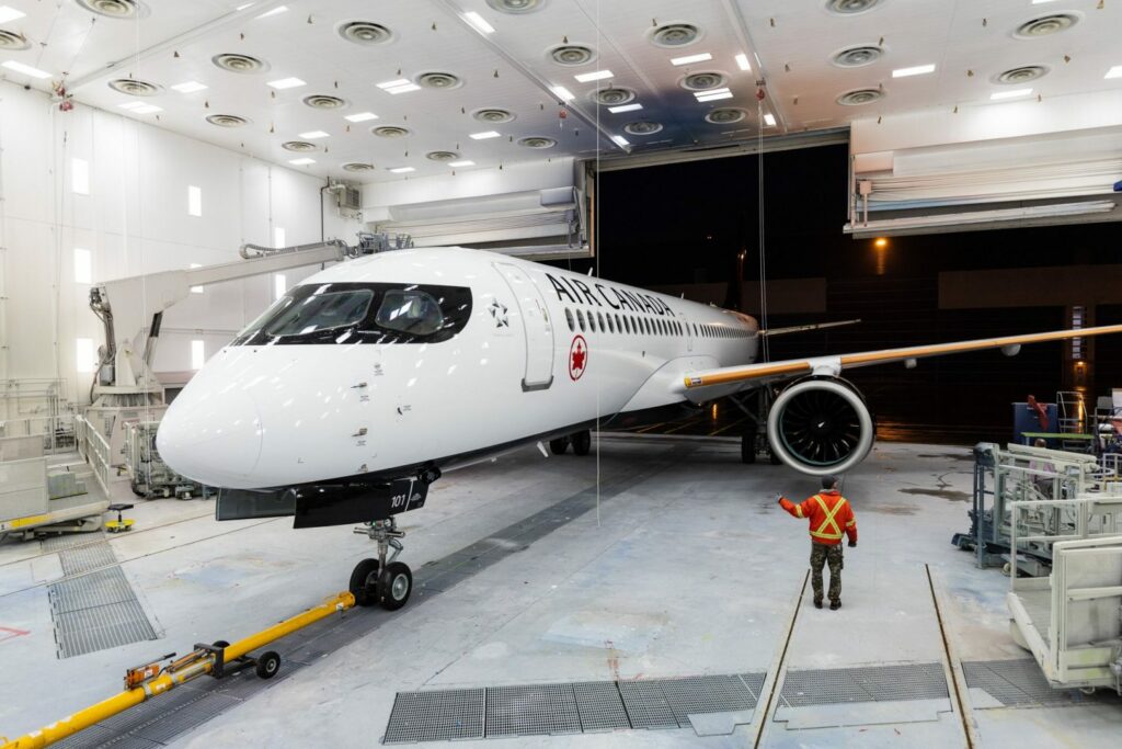 Airbus toont eerste A220 voor Air Canada