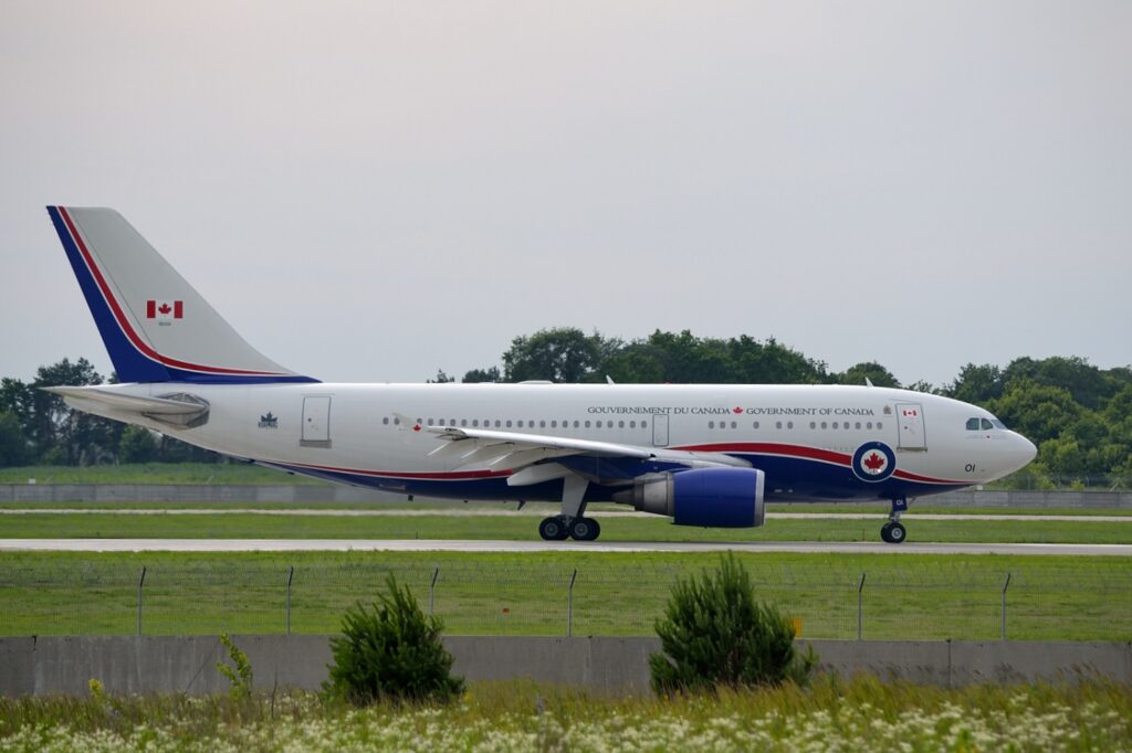 Regeringstoestel Canada zwaar beschadigd na botsing tegen muur