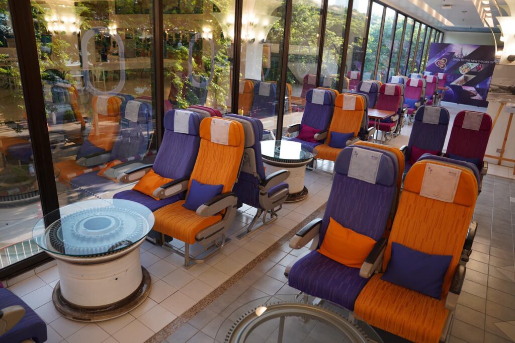 Thai Airways opent restaurant | Foto’s