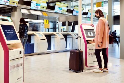 Schiphol ziet passagiersaantallen verder afnemen
