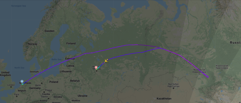 KLM 777 helemaal boven Oost-Rusland omgekeerd