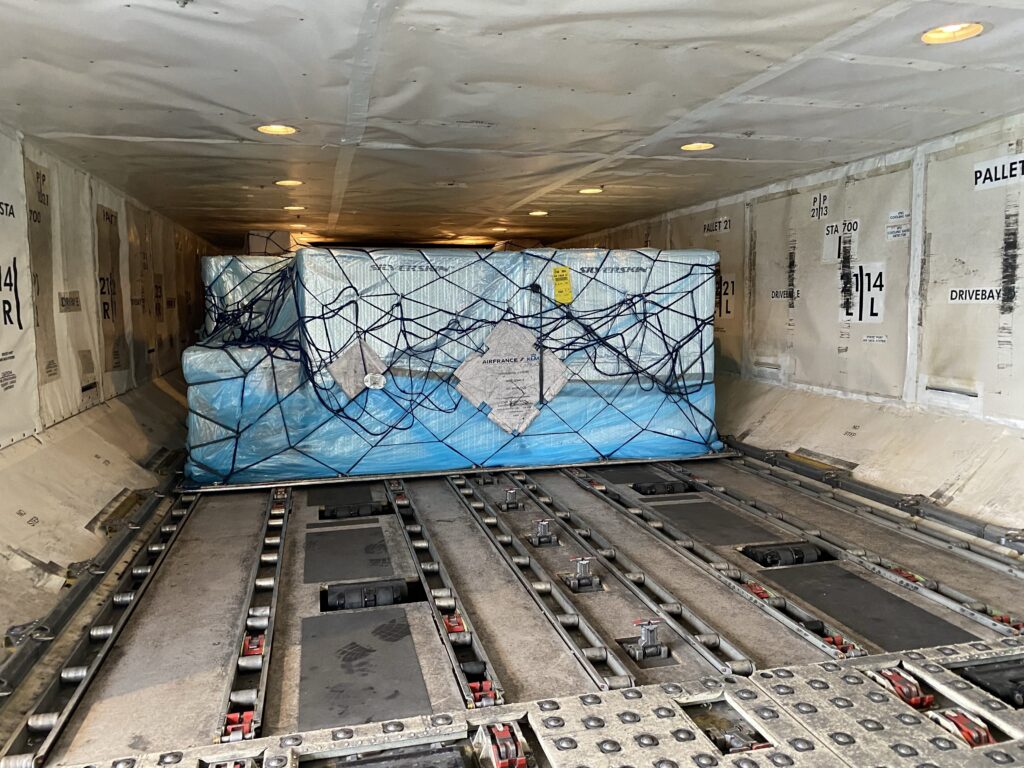 Te laat arriverend vrachtvliegtuig zorgt voor problemen