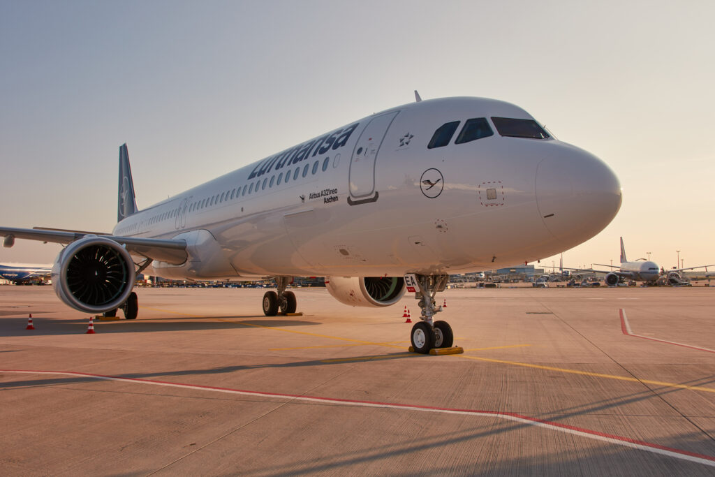 Vogel zorgt voor flinke deuk in neus Lufthansa A321neo