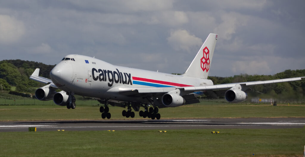 Hulpdiensten massaal naar 747 op Schiphol