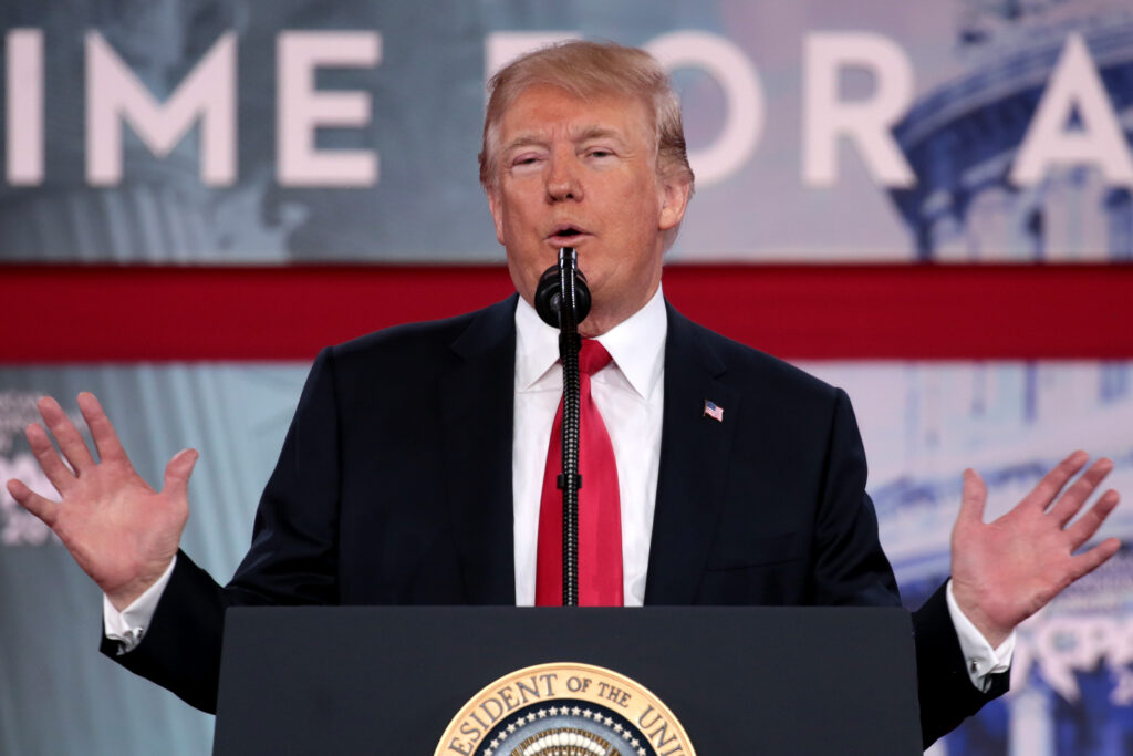 ‘Vliegtuig met Trump aan boord maakt noodlanding’