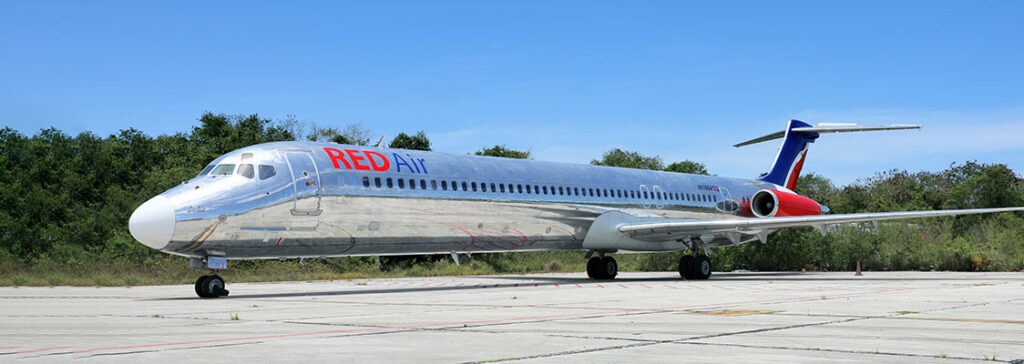 Red Air MD-82