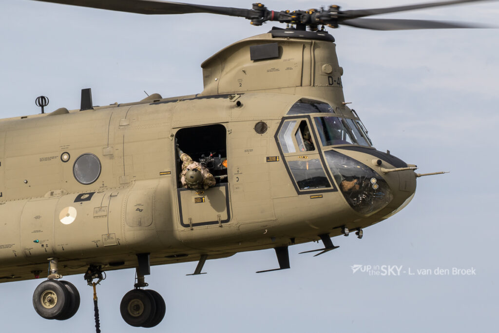 Chinook verliest deur tijdens testvlucht