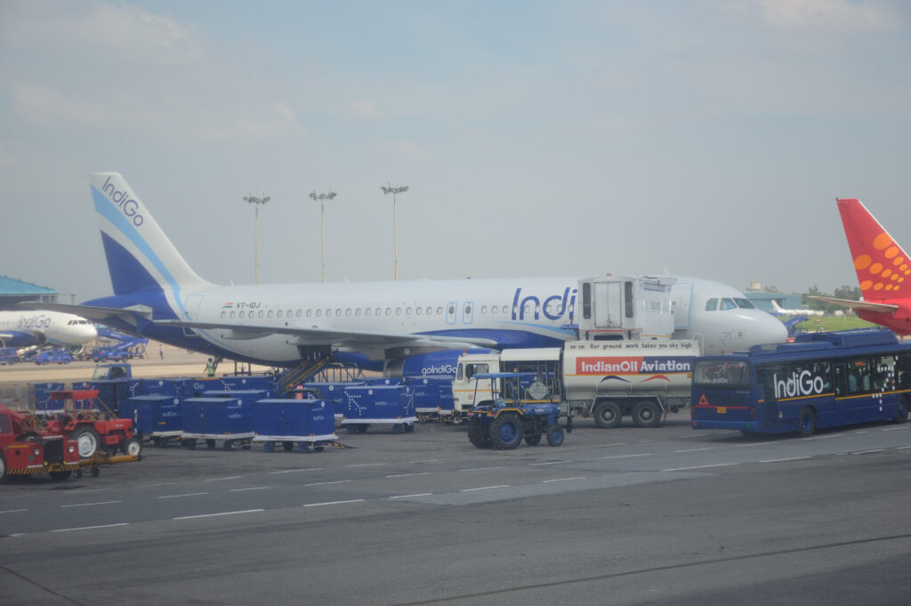 Passagiers vast in A320 na motorbrand