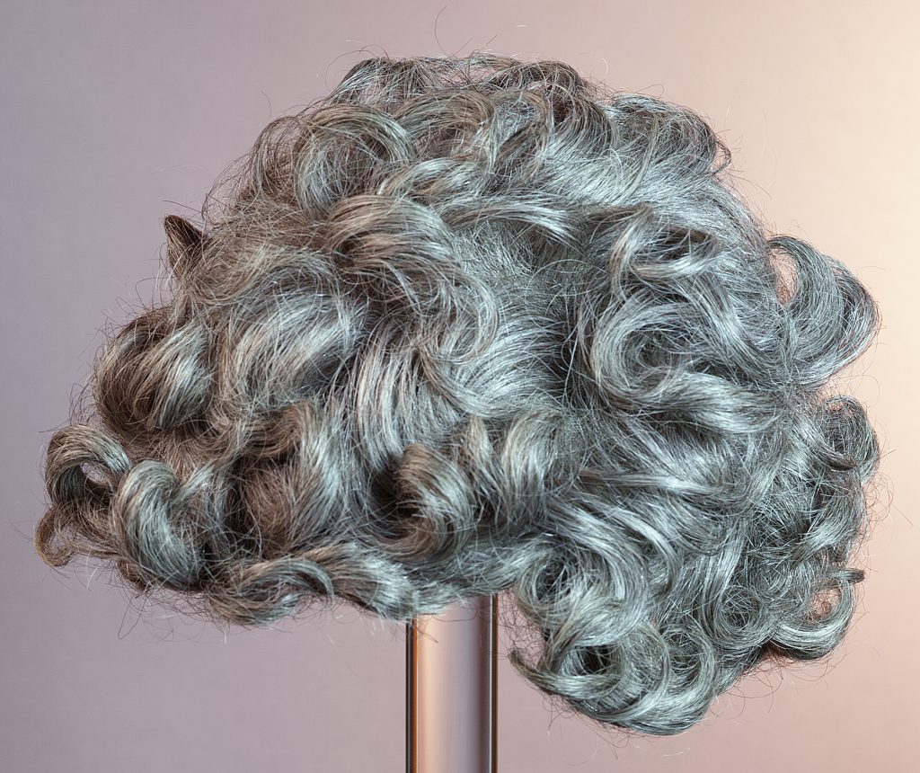 ‘Haarfoto’ in vliegtuig zorgt voor gemengde reacties