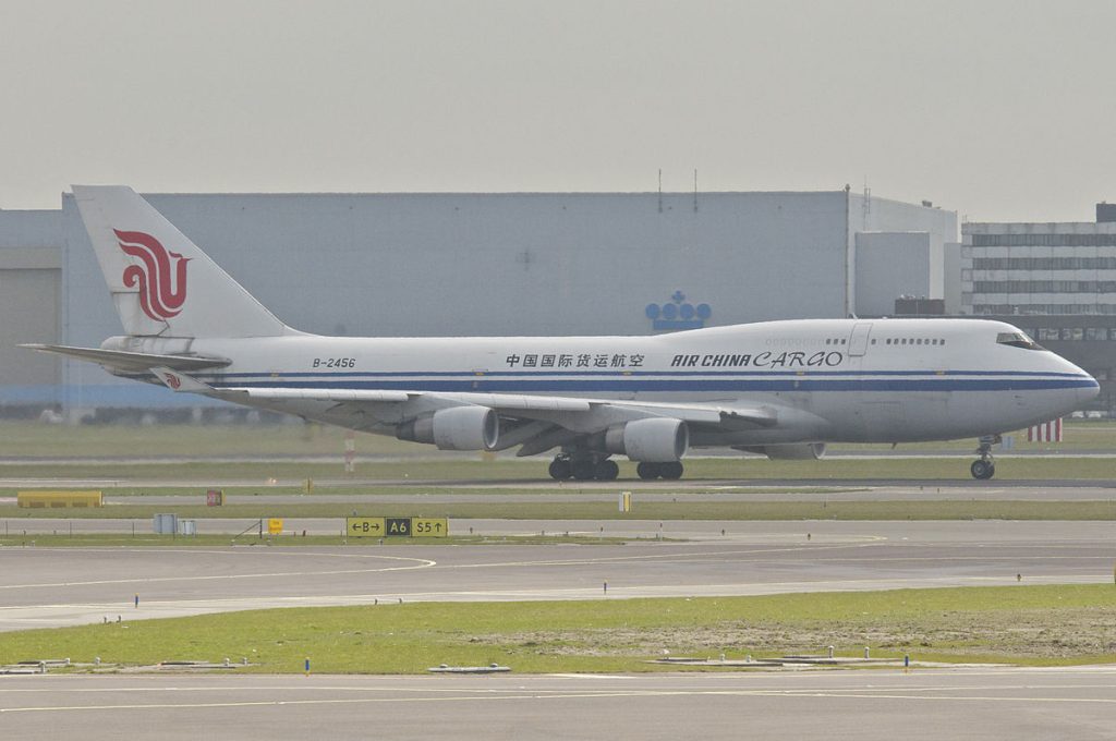 Air China B747 terug naar Schiphol na birdstrike