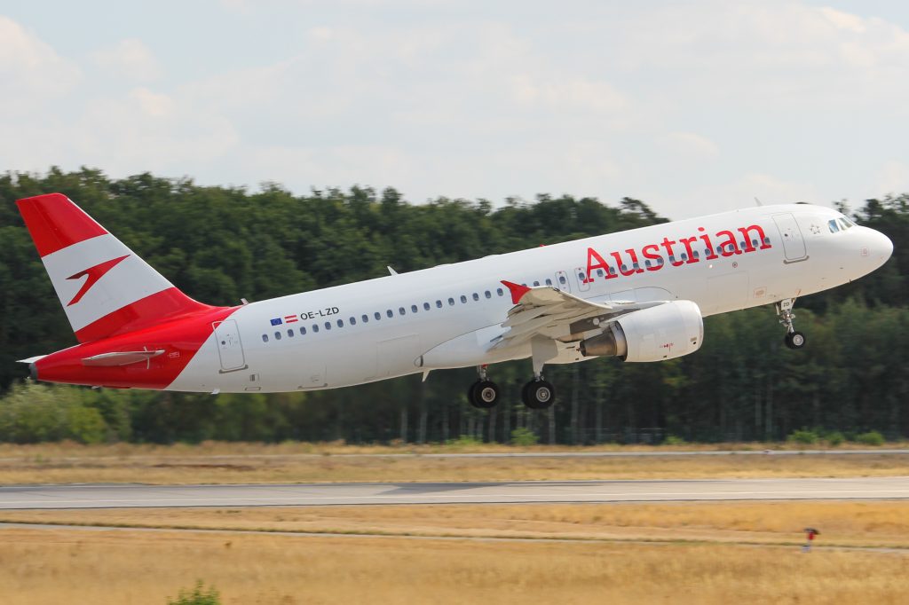 Toestel Austrian botst met hagelstorm