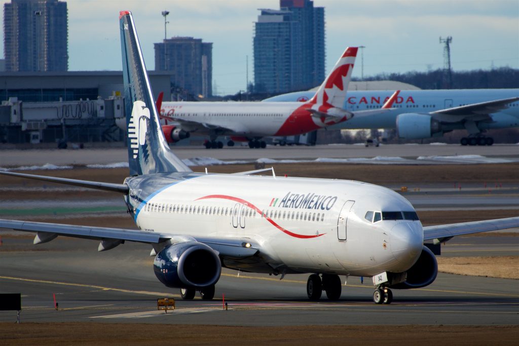 Passagiers moedigen opstandige 737-reiziger aan