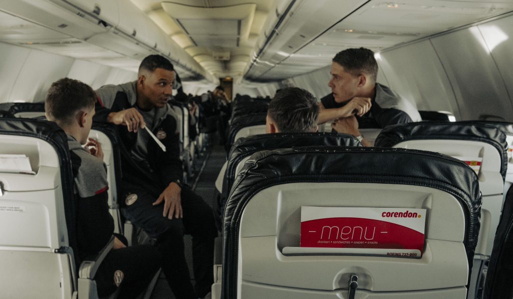 Zo vlogen Eredivisie topclubs naar trainingskampen