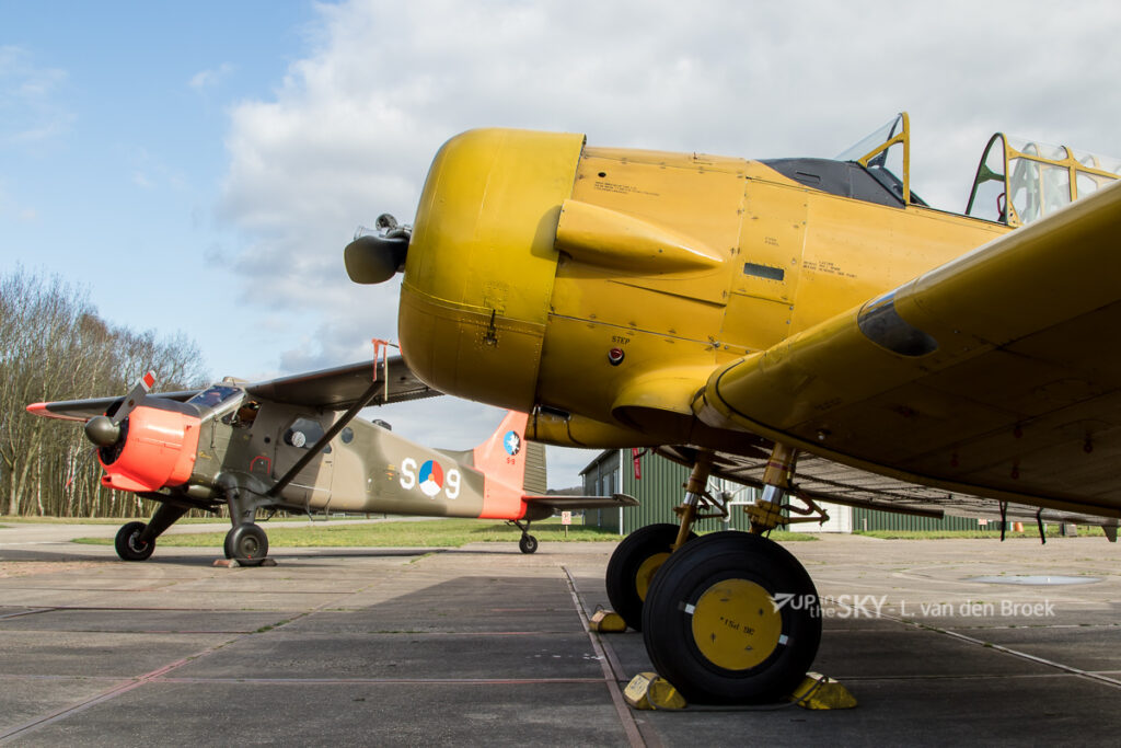 Historische vliegtuigen worden klaargemaakt voor 80 jaar bevrijding