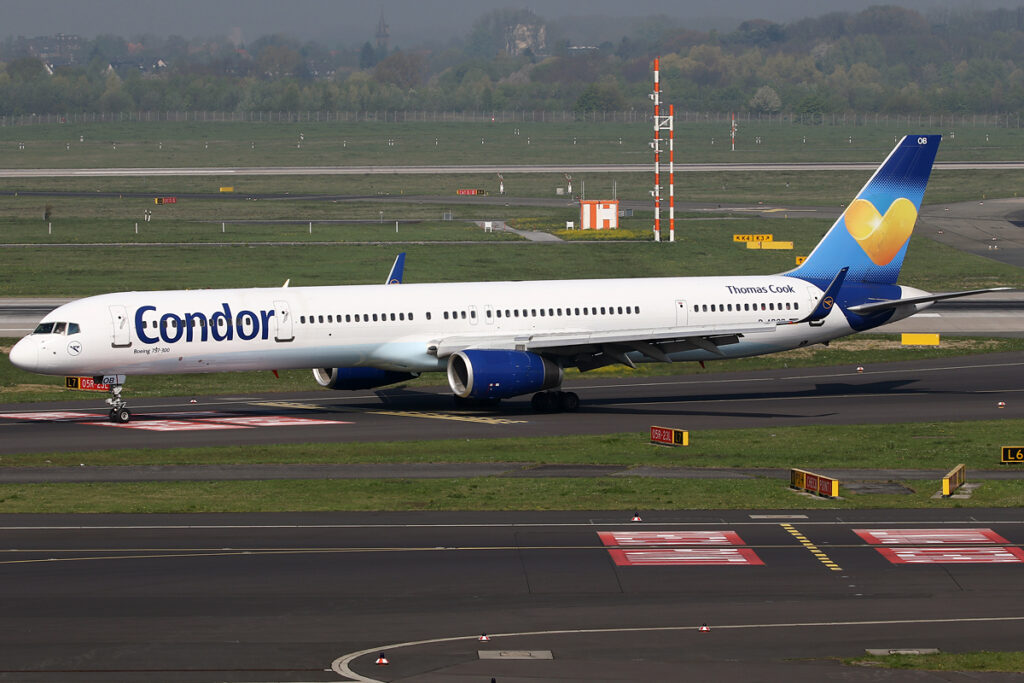 Stewardess naar het ziekenhuis na bijna-botsing