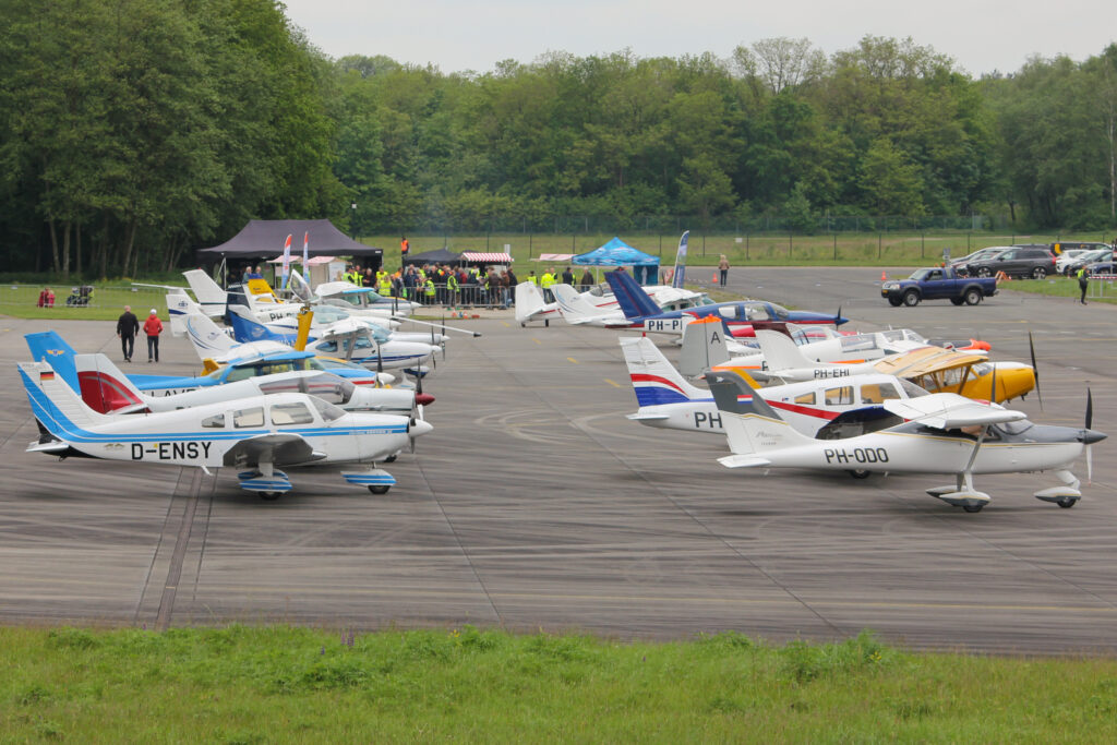 Geslaagde verjaardag Vliegclub Twente | Foto’s