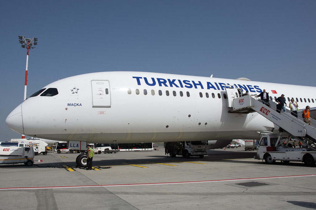 Met een Dreamliner van Schiphol naar Turkije | Flight Report