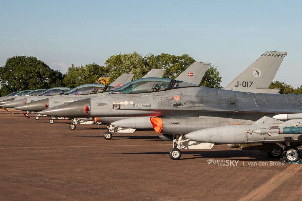 F-16-verjaardagsfeestje tijdens Britse vliegshow