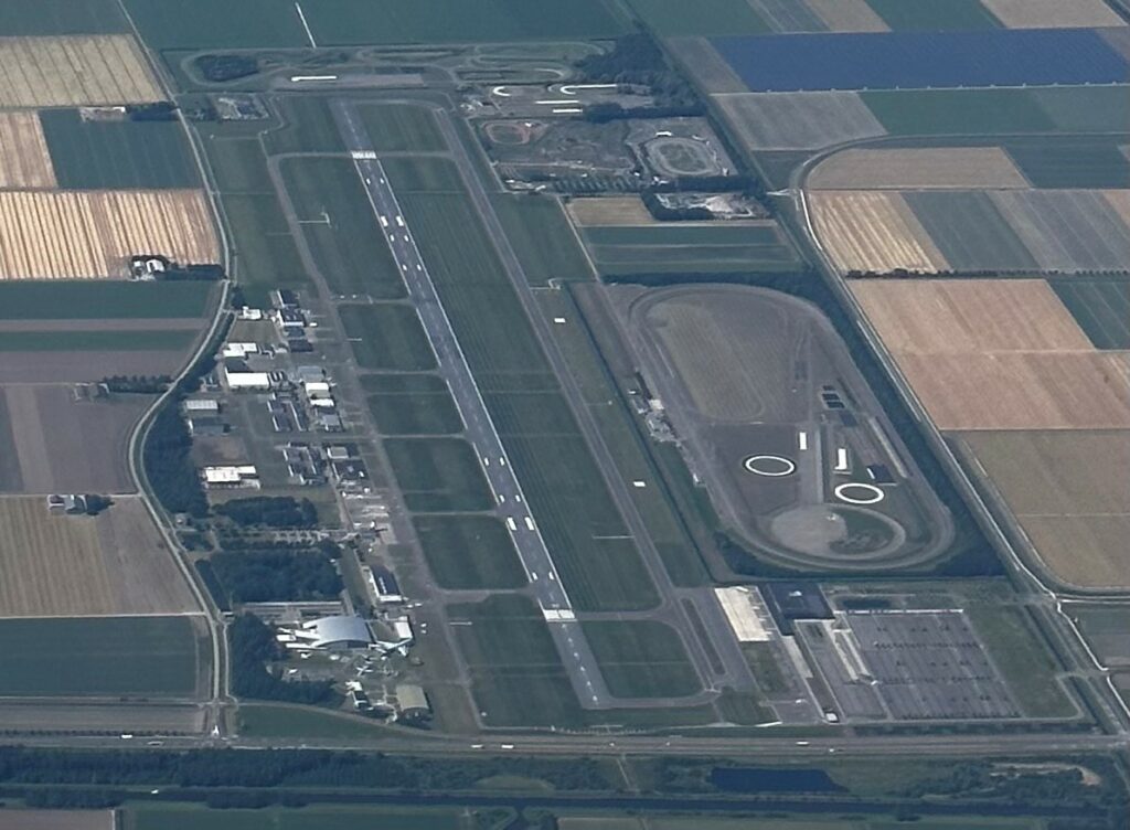 Schiphol schreef Schoof dreigende brief over Lelystad
