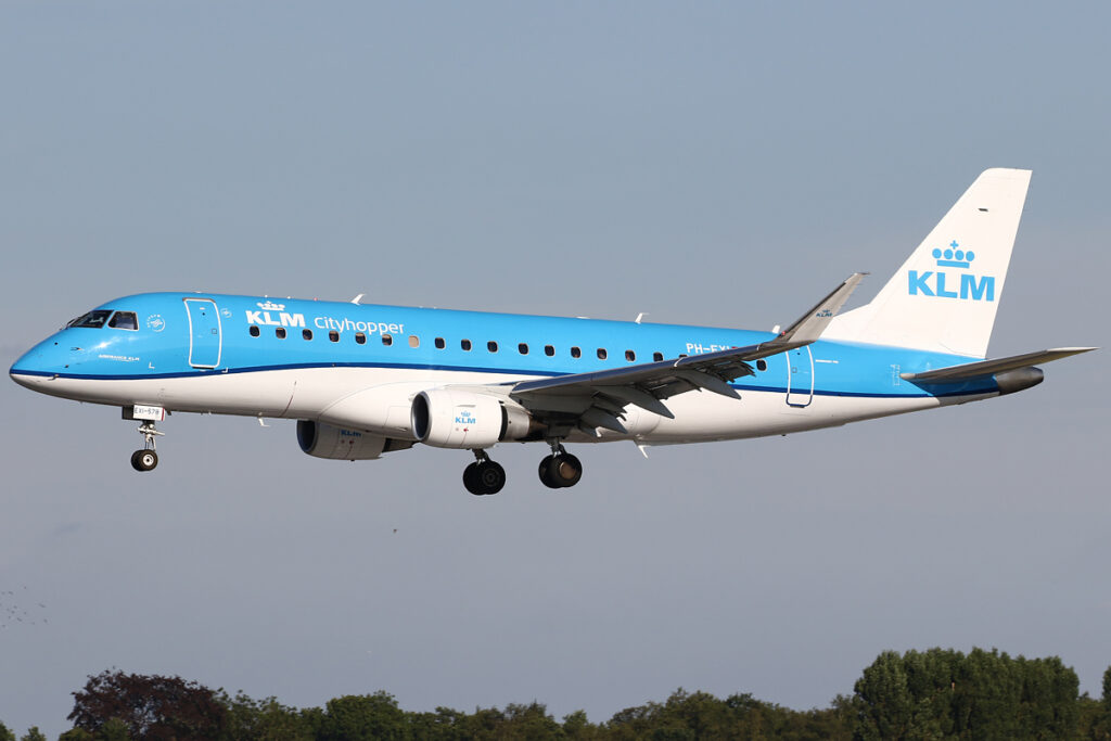 KLM E175 overvallen door problemen na vertrek