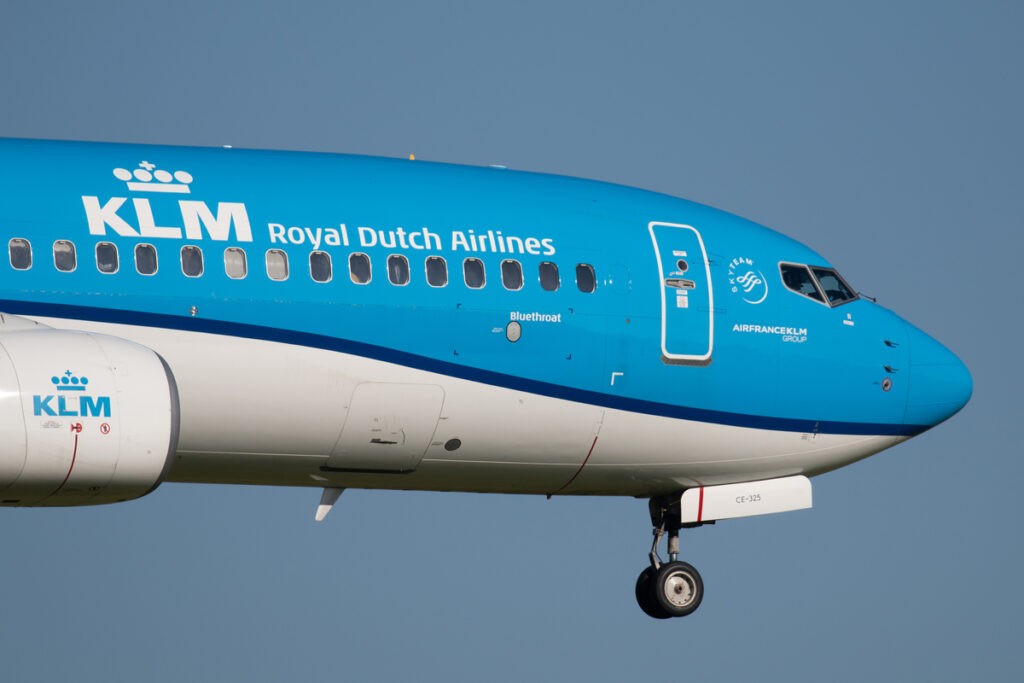 KLM 737 raakt van de landingsbaan | Foto’s