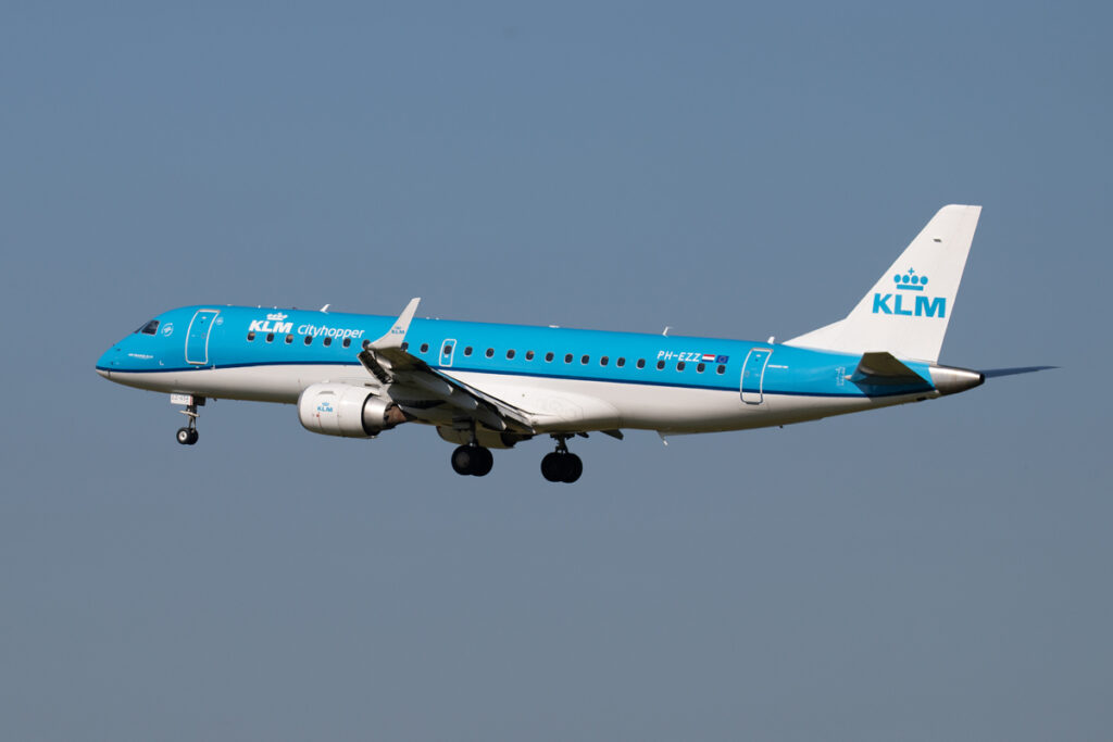 Evacuatieglijbaan KLM-vliegtuig per ongeluk geactiveerd