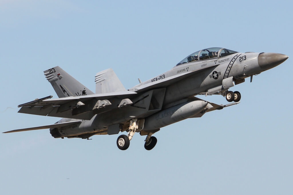 Amerikaans vliegkampschip komt dichtbij Iran