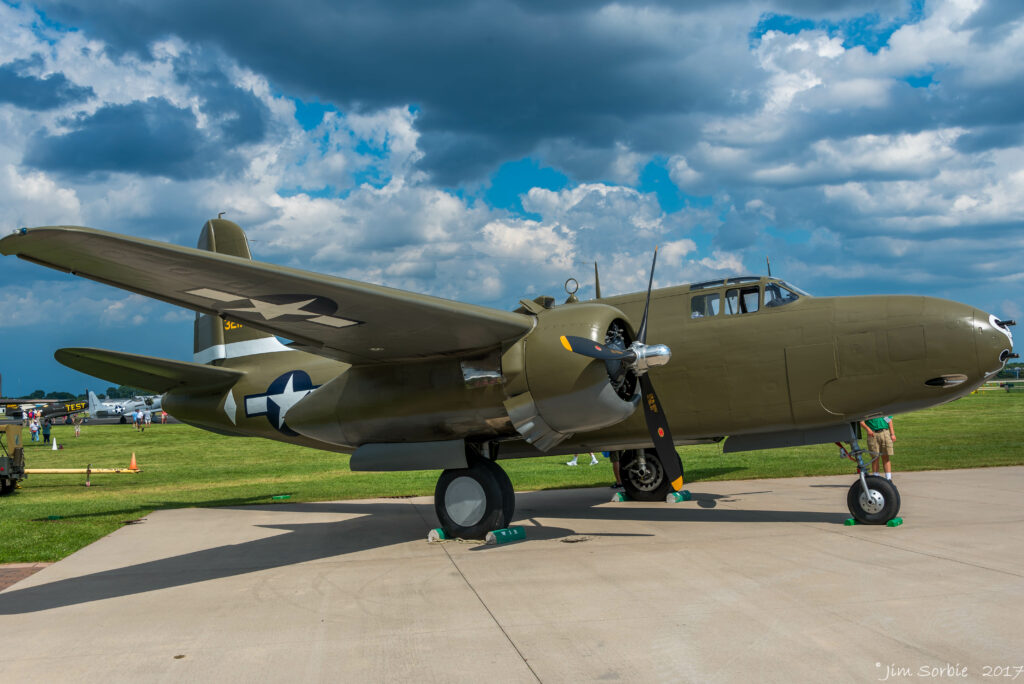 Historische bommenwerper vliegt in brand