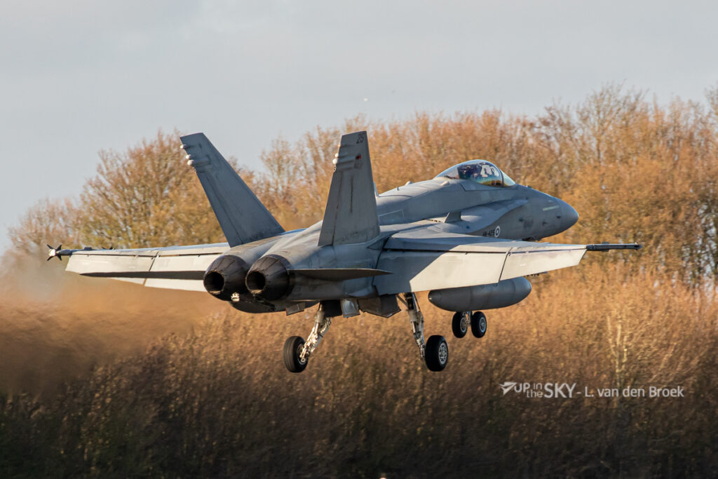 Zien: Finse luchtmacht oefent volop vanuit Nederland